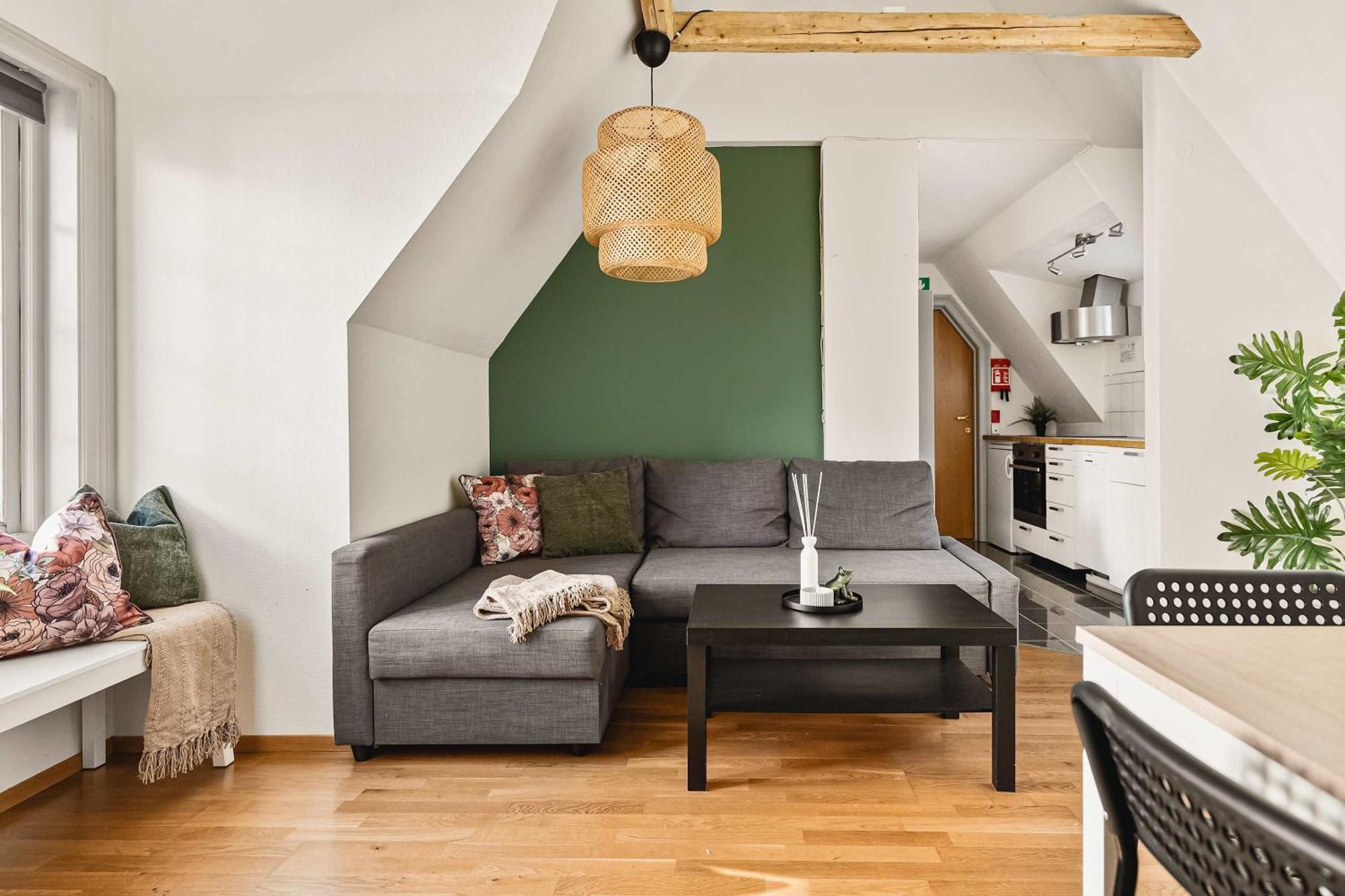 Dinbnb I Shopping, Cafes And Attractions At Your Doorstep! Appartement