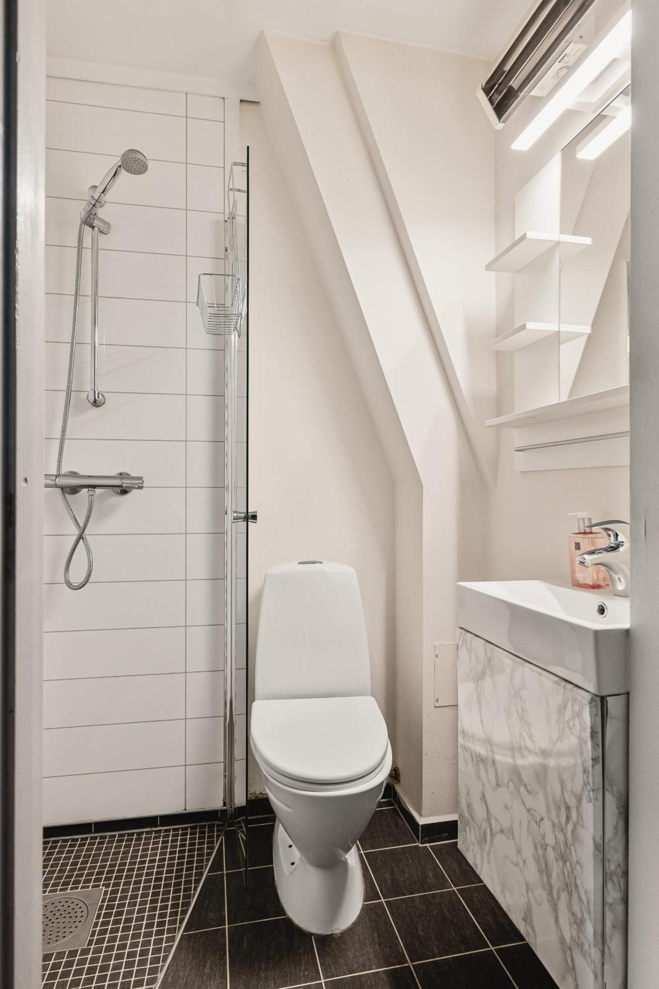 Dinbnb I Shopping, Cafes And Attractions At Your Doorstep! Appartement *